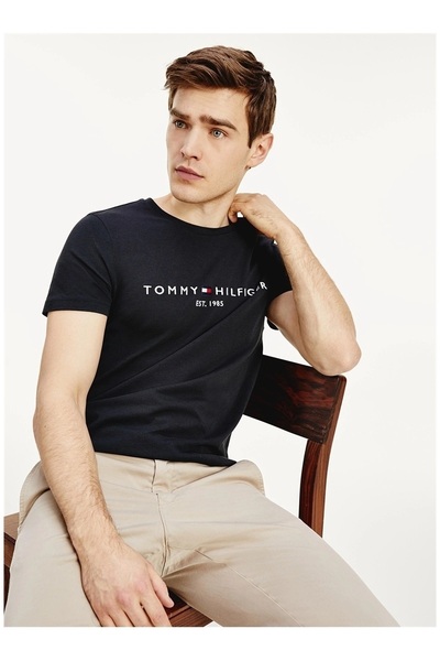 Tommy Hilfiger تي شيرت أزرق داكن من القطن العضوي بشعار