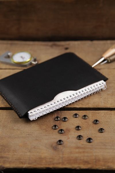New Coast Leather 1900's Ръчно изработен калъф за тефтер A6 от естествена кожа