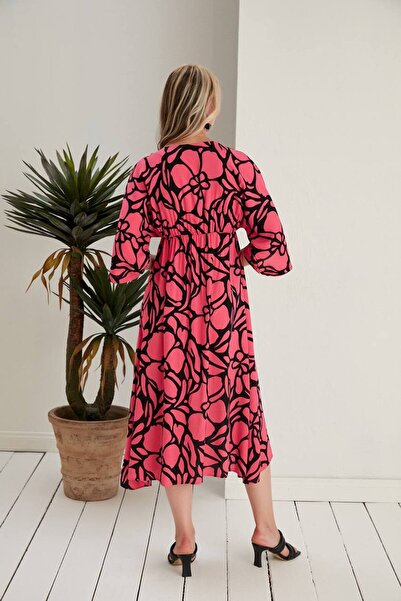 ZF BUTİK FLEDERMAUSKLEID MIT V-AUSSCHNITT