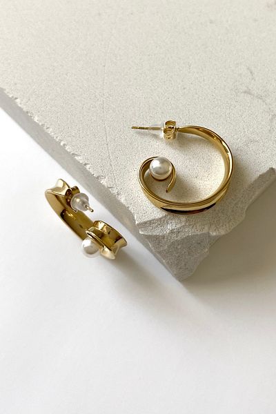 SilverStone Amorphous Shaped Modern Pearl Steel Hoop Women's Pearl Earrings