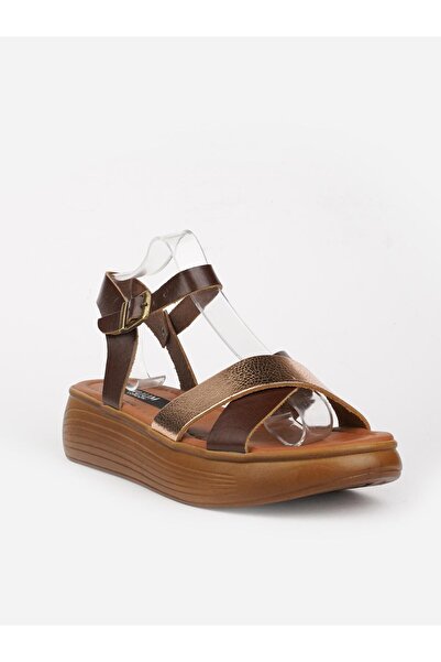 KUUM LONDON صندل نسائي من الجلد الطبيعي من Orthopedix K8409