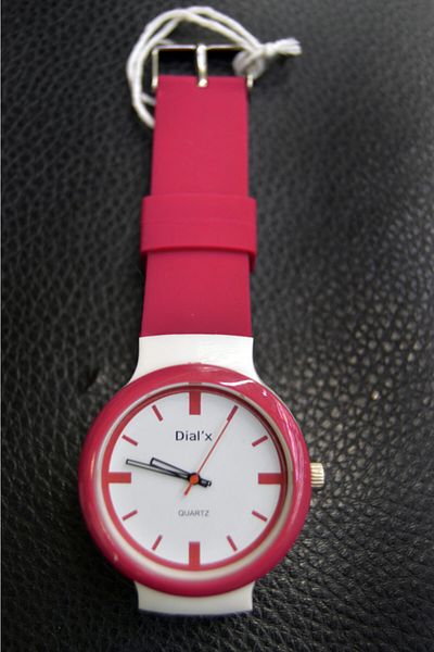 Dial'x Women's Wristwatch - Stylish and Functional Design