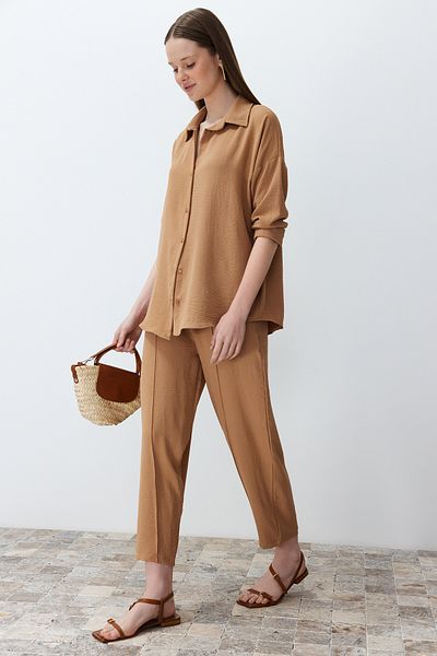 Trendyol Collection Aerobin szőtt ing és nadrág szett - Camel TWOSS24AU00038