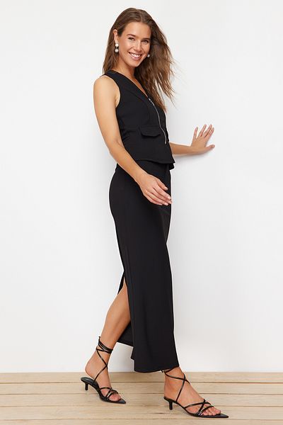 Trendyol Collection Flexible V-Neck Zippered Blouse and Skirt Set - Black Knitted with Pocket Detail and Slit TWOSS24AU00031