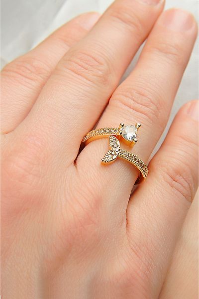 MakeWell Gold Plated and Rhinestoned Heart Fish Design Adjustable Ring