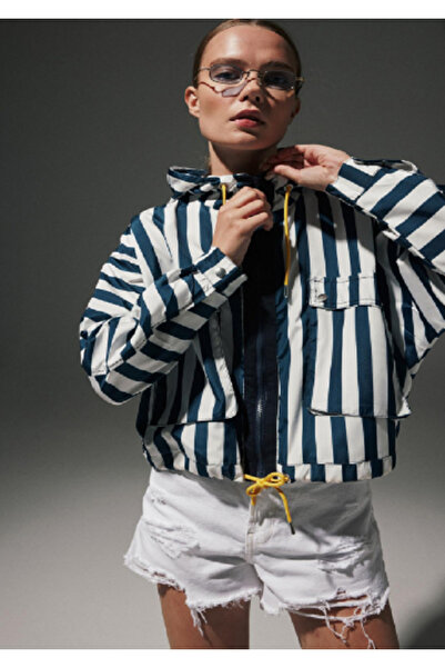 Seşa Жіночий тренчкот з капюшоном EKRU