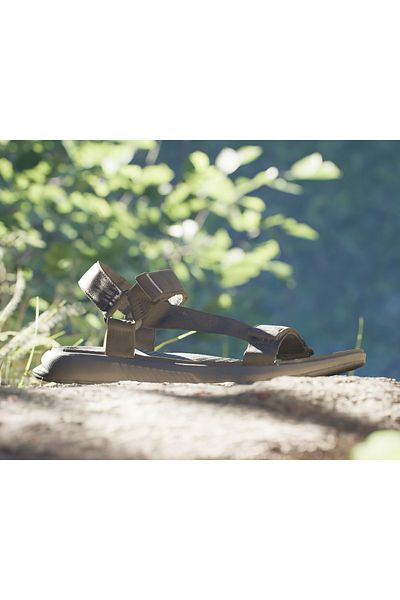 adidas صندل Terrex Hydroterra Light اليومي باللون الأسود