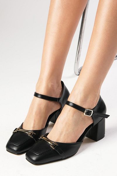 Mio Gusto Avila Black Color Blunt Toe Women's Heeled Shoes