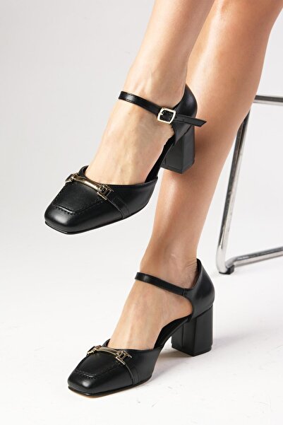 Mio Gusto Avila Black Color Blunt Toe Women's Heeled Shoes