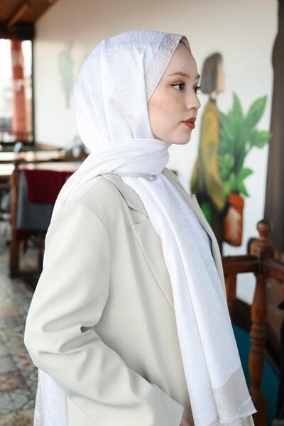 Hint İpek Шаль з монограмою MONOV08-09