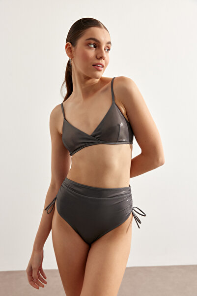 Beach&Beyond Kadın Metalik Parlak Kumas  Kurvaze Yaka Bikini Ustu