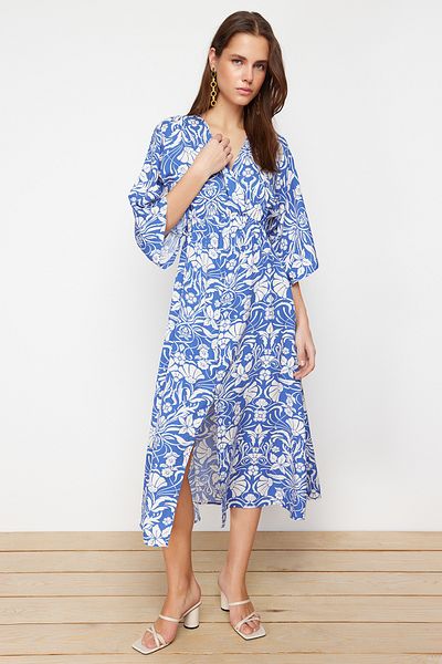 Trendyol Collection Saks Květinový potisk A-line Dvouřadový límec Midi Woven Dress TWOSS24EL00913