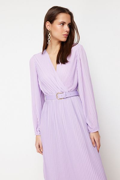 Trendyol Collection Lila A-Linien-Maxikleid aus gewebtem Chiffon mit Plissierung und Futter, mit Gürtel TWOAW24EL00471