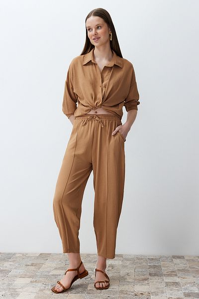Trendyol Collection Aerobin szőtt ing és nadrág szett - Camel TWOSS24AU00038