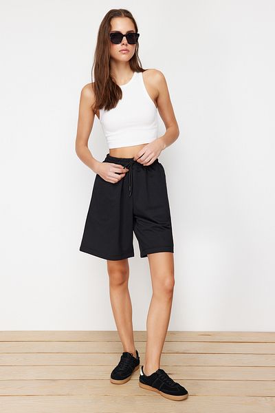 Trendyol Collection Μαύρη τσέπη κανονική μέση Λεπτό κανονικό μέγεθος Λεπτό πλεκτό σορτς &amp; βερμούδα TWOSS24SR00137