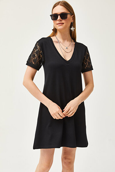 Olalook Dámské černé minišaty s jemným texturovaným výstřihem do V ELB-19002114