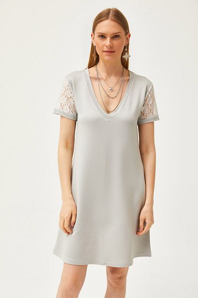 Olalook Rochie mini pentru femei, gri, cu decolteu în V, cu dantelă, cu textura moale ELB-19002114