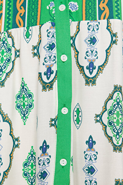 Trendyol Modest Φόρεμα με πράσινο λουλουδάτο υφασμένο βισκόζη TCTSS24EB00234