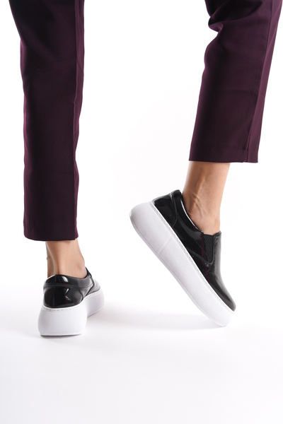 Moda Değirmeni Black Wrinkled Patent Leather Women's Sneakers BG1137-101-0012