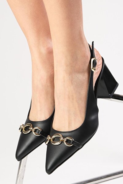Mio Gusto Boty na podpatku Elvin Black se špičatou špičkou a řetízkovým příslušenstvím
