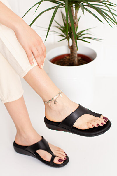 Melacomfort Women's Black Soft Sole Flip Flops