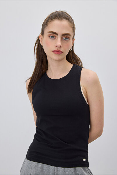 TUBİA تي شيرت نسائي قصير برقبة دائرية أسود اللون بدون أكمام