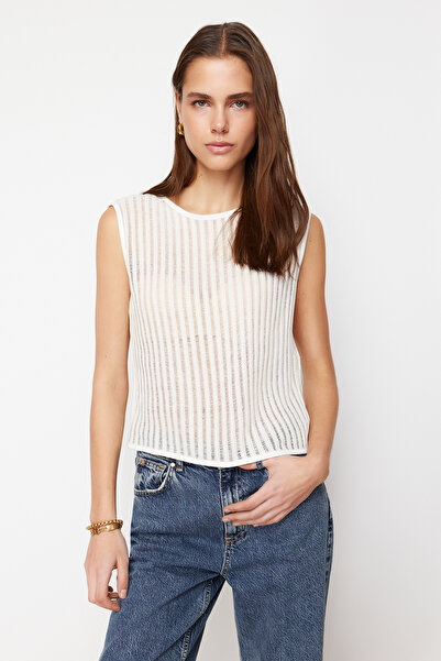 Trendyol Collection Bluză tricotată cu aspect ecru, cu decolteu ochi, cu croi...