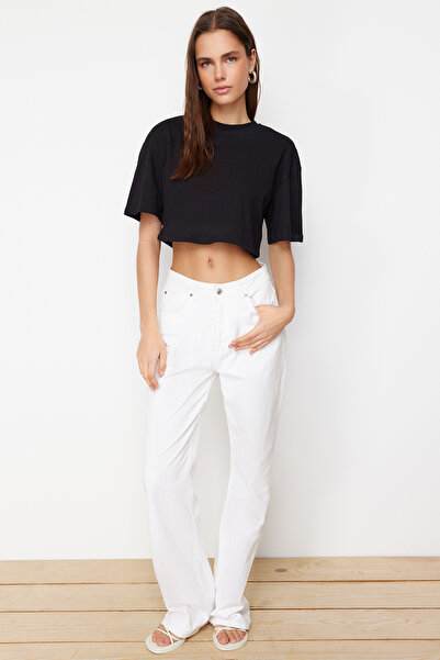 Trendyol Collection Μαύρο 100% χοντρό βαμβακερό πλεκτό μπλουζάκι με λεπτομέρεια κοπής, χαλαρή εφαρμογή, κομμένο πλεκτό μπλουζάκι TWOSS24TS00165