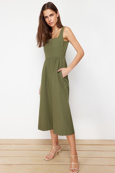 Trendyol Collection Χακί μέσης ανοιγόμενης λεπτομέρειας ραφής Midi υφαντό φόρεμα TWOSS24EL00038