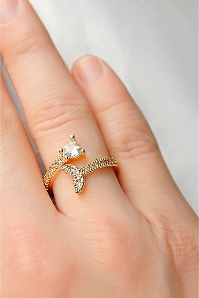 MakeWell Gold Plated and Rhinestoned Heart Fish Design Adjustable Ring