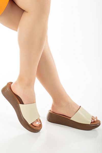 SANDALİ WOMEN'S GENUINE LEATHER VAKETA BEIGE COLOR FILLED SOLE POLY SLIPPERS