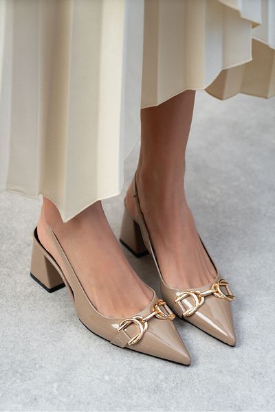 NİŞANTAŞI SHOES Daphne Dark Beige Patent Leather Accessory Detailed Pointed Toe Women's Heeled Shoes