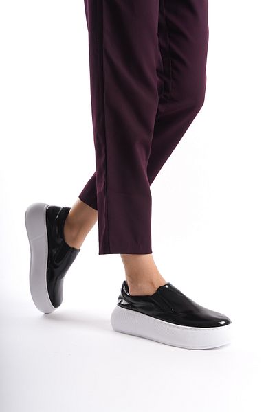 Moda Değirmeni Pantofi de damă, din piele lacuită, neagră, BG1137-101-0012