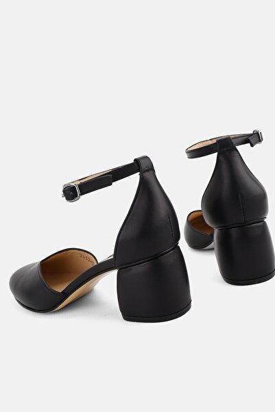 TUNAELLİ WOMEN'S BLACK GENUINE LEATHER NUMBER 35-41 THICK HEEL STRAP SHOES