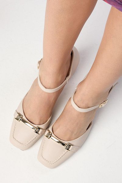 Mio Gusto Avila Nude Colored Blunt Toe Women's Heeled Shoes