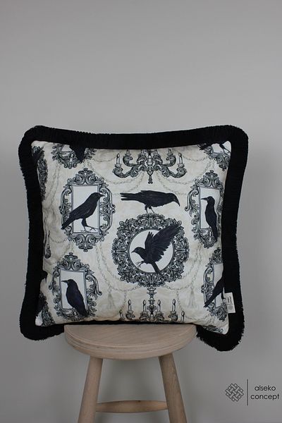 Alseko Concept Ciucuri negre, model corb, husă decorativă pătrată de 43x43 cm
