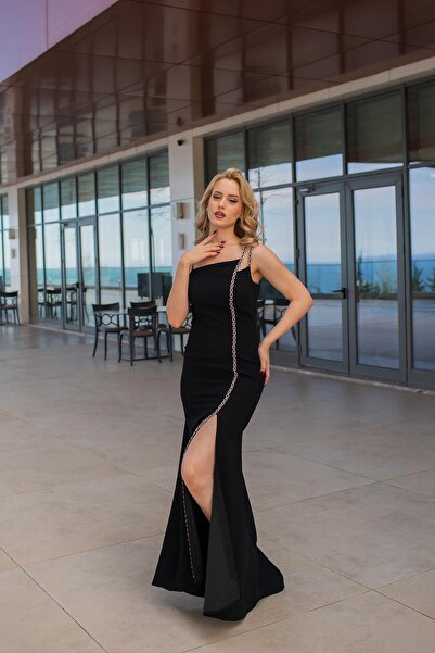 SpringStore Siyah Omuzdan Etek Ucuna Şeritli Abiye Elbise