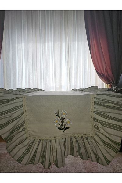 shules collection Daisy Embroidered, Frilly, Buldan Linen Runner