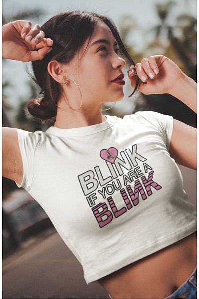 Fuddy Moda Blink If You Are A Blink Written Crop Top, Γυναικεία Blackpink Printed Crop Μπλούζα