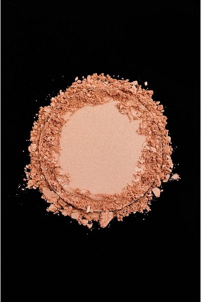 Ema Beauty Blow up Highlighter Blush