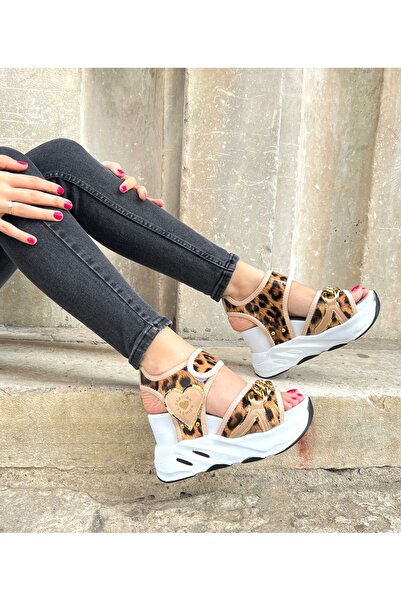 Asya Kadın Dolgu topuklu Leopar Spor sandalet