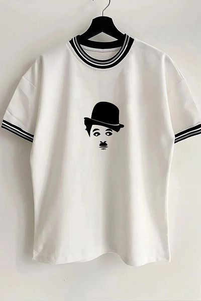 Vordevia Λευκό μπλουζάκι Unisex Oversize με στάμπα Chaplin με λεπτομέρεια γιακά και μανίκια