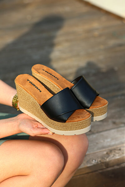 Madam Tarz Papuci de zi cu talpă cu pană Donald 9 Cm