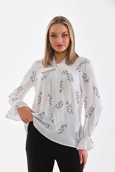 Loom Boutique Women's Plus Size Printed Crepe Tie Collar Blouse B0047