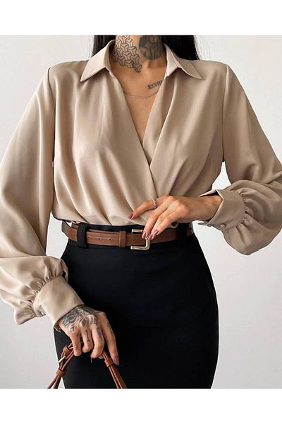 Melike Bakar Boutique طقم بلوزة وتنورة ضيقة