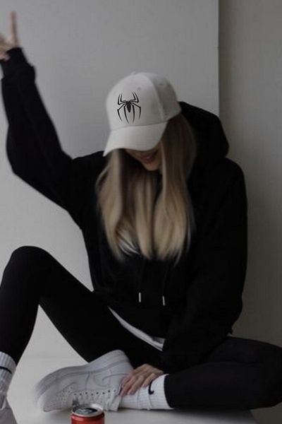Touz Moda Spider White Hat - Stylish and Comfortable
