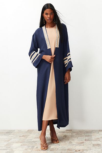 Trendyol Modest Indigo Brode Detailní dlouhé tkané kimono & Kaftan & Abaya TCTSS24KF00006