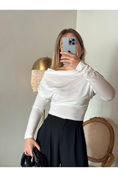 Butik Kayık yaka ekru bluz