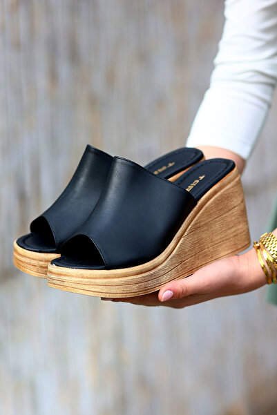 Madam Tarz Papuci de zi cu talpă Monito Wedge 7 Cm