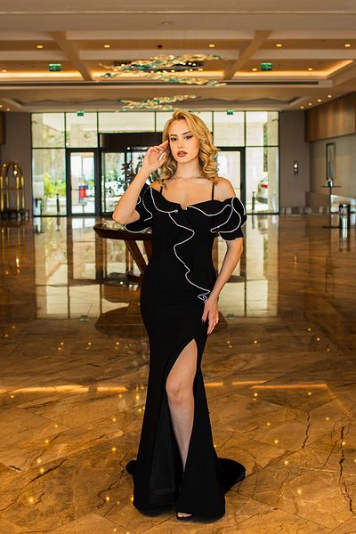 SpringStore Rochie de seară din crepon cu mâneci negre și accesorii pentru panglici